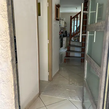 Homestay Shared House Les Louves *