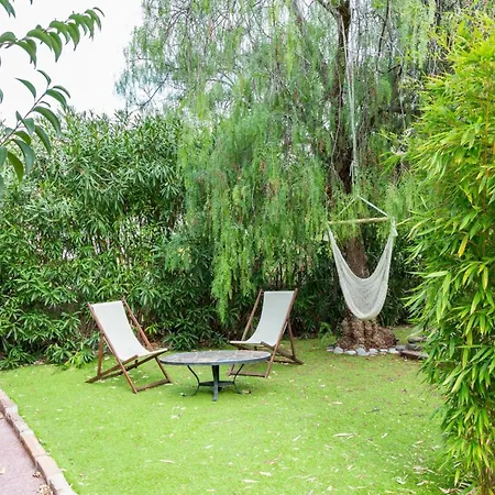 Shared House Les Louves Homestay *